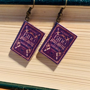 Boekoorbellen, koning Arthur, koning Arthur-oorbellen, Howard Pyle, Howard Pyle-oorbellen, boekbedeloorbellen. Literatuuroorbellen