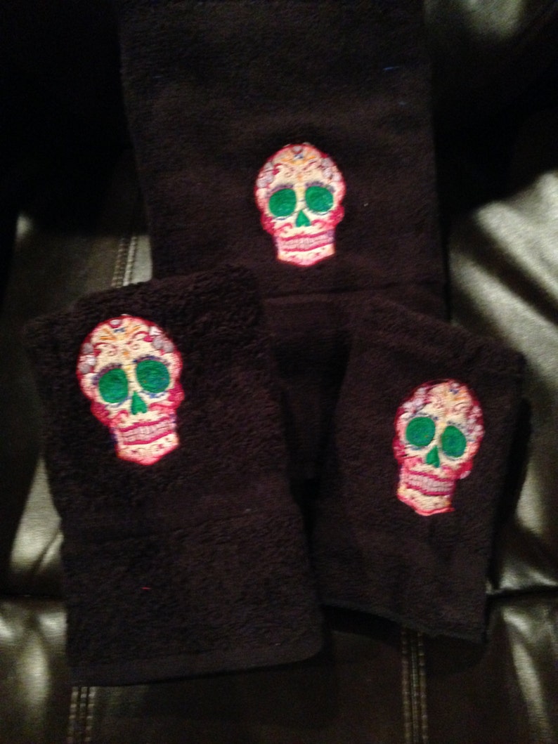 Custom Embroidered Bath Towel Sets image 4
