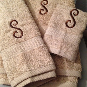 Custom Embroidered Bath Towel Sets image 5