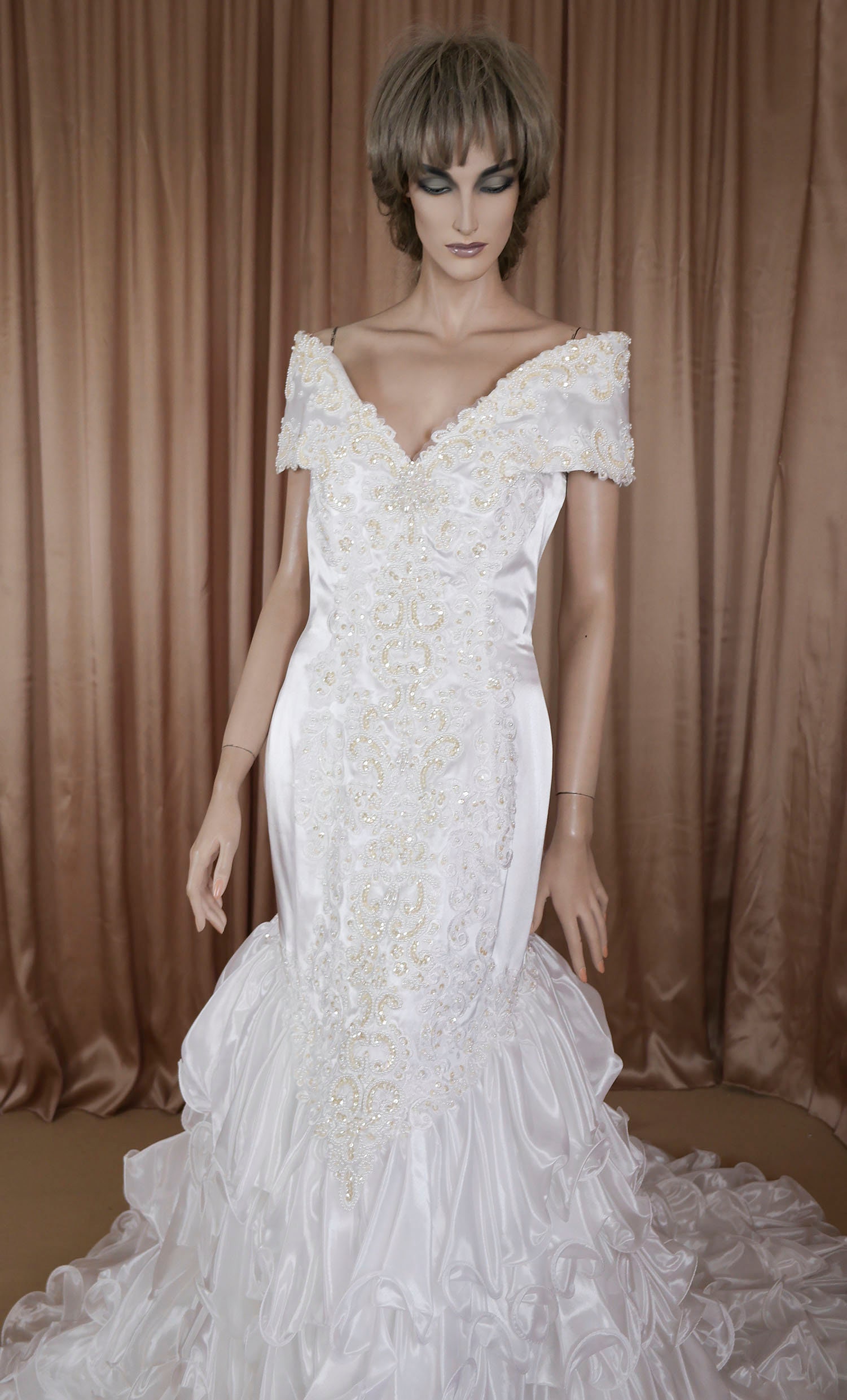 chinese dress ladies Off The Shoulder Mermaid Lace Trumpet Wedding Dress with Feather White / 2 main image 0
