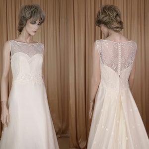 90&#39;s Vintage Wedding Dress - Very nice elegant ivory wedding dress from the 1990s-Lace bridal gown – A line organza skirt