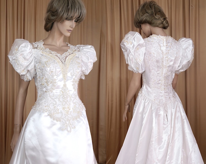 Vintage 90s Wedding Dress Off Shoulder Wedding Dress for Garden Wedding  D5233