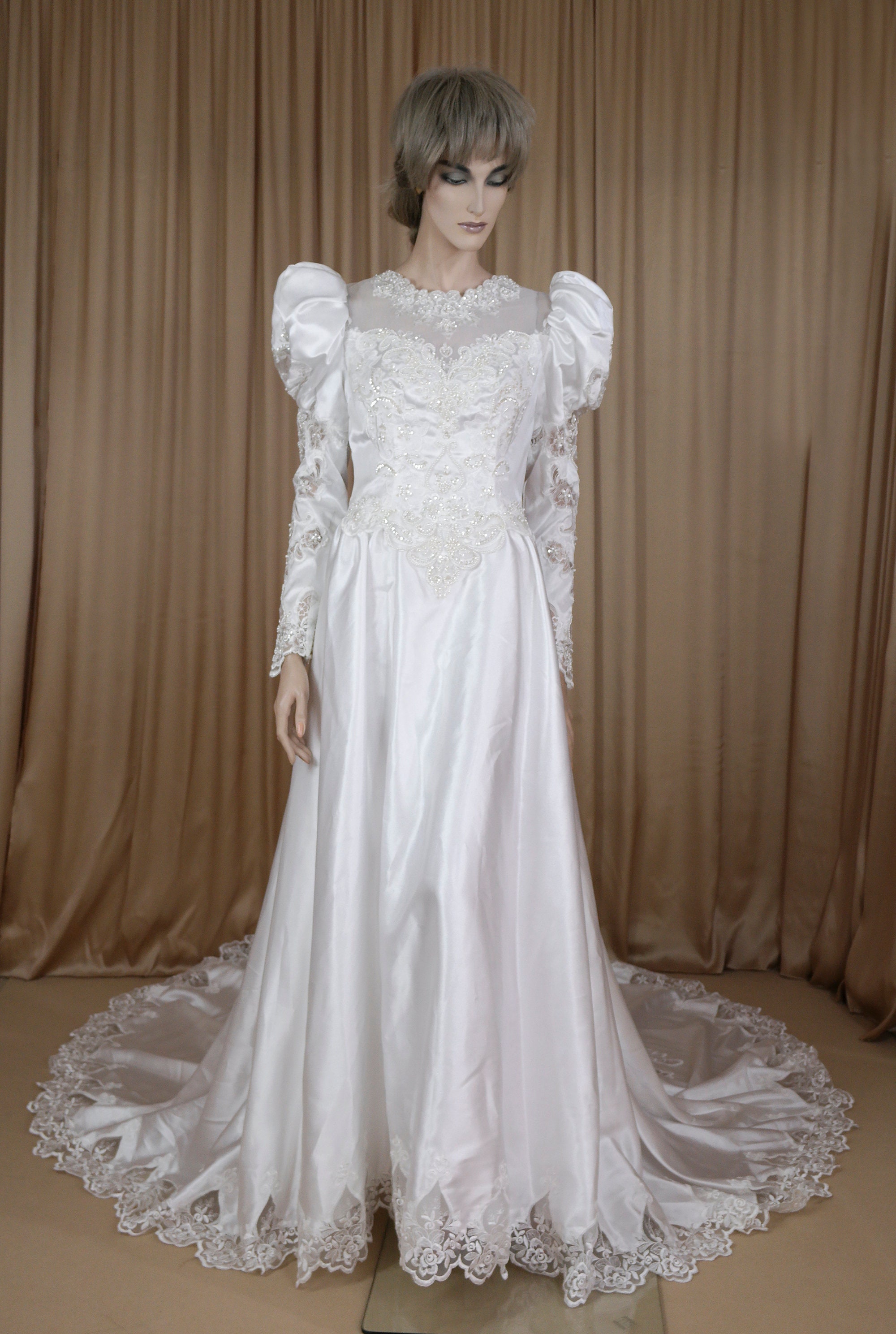 Vintage white 90s dress 🌙 main image 1