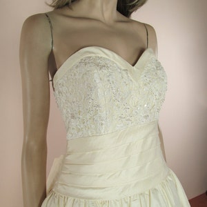 70&#39;s Vintage Wedding Dress - Elegant wedding dress from the 1970&#39;s –Silk full skirt  bridal gown – Alencon lace bolero – Beaded bodice dress