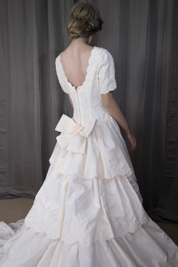 Vintage Wedding Dress 90's – Bridal Gown From 1990s - Scoop Vintage Wedding Dress 90's – Bridal Gown From 1990s - Scoop