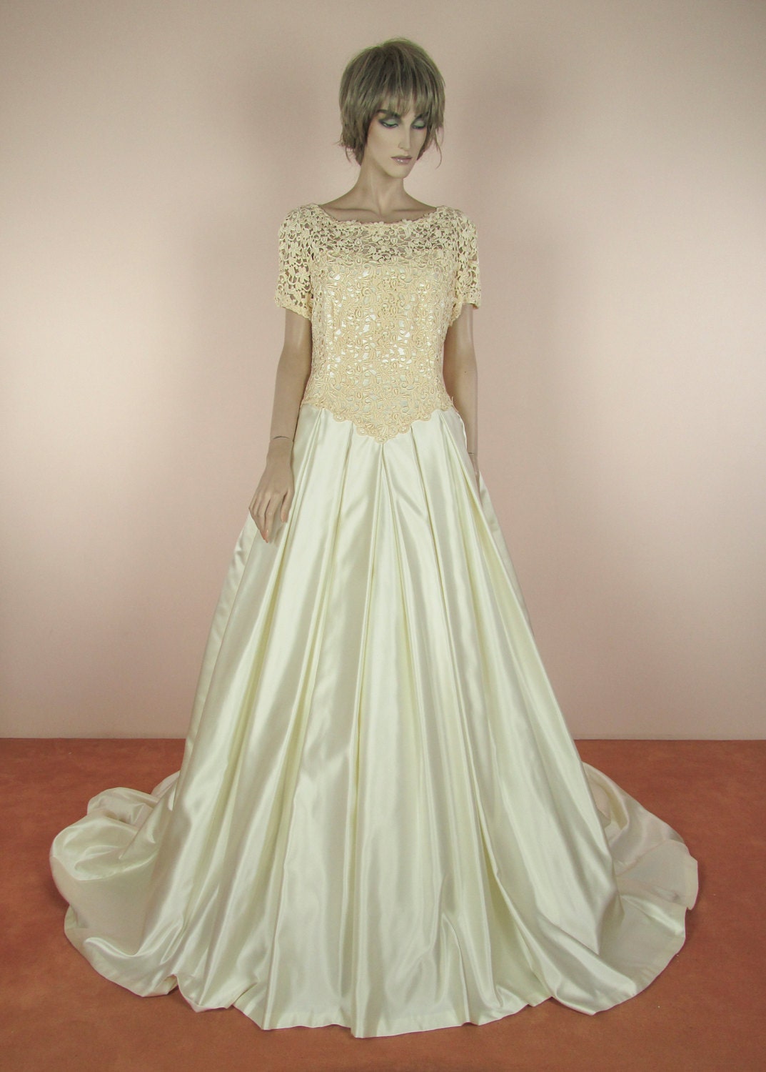 80s Vintage Wedding Dress: Ivory Macrame Lace Ball Gown