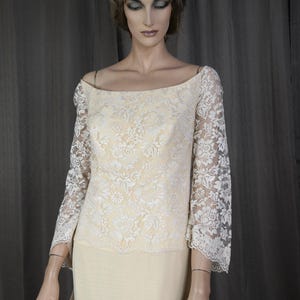 90s Vintage Chantilly Lace Wedding Dress: Ecru Off-Shoulder Bridal Gown