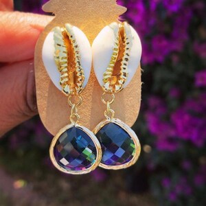 Enamel cowrie shell with gold and blue crystal accents image 1