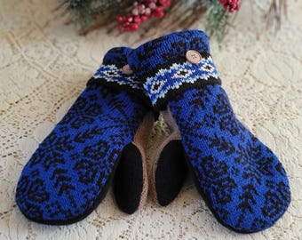 Blue Snowflake Sweater Mittens Upcycled Mad Mittens Tan/Navy/Blue Cotton/Wool Blend Medium Ladies Adult Size Fleece Lined Gloves