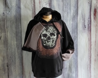Skull Hoodie Upcycled Lacy Skull Bleach Spray Cranium Refashioned Black/Grey Art Top Size Large Unisex 'Morana'
