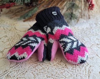 Chevron Sweater Mittens Upcycled Repurposed Mittens Acrylic Blend Recycled Medium Ladies Adult Size Fleece Lined Gloves