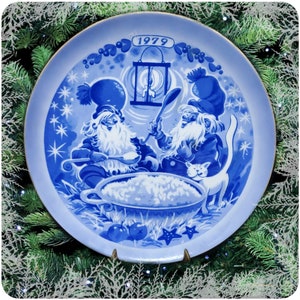 Vintage Swedish Svenska Present collectible Christmas plate 1979