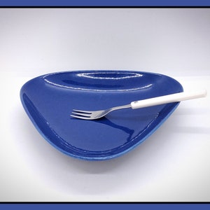 Vintage Arabia Finland/ Kaj Franck blue Kilta triangular bowl