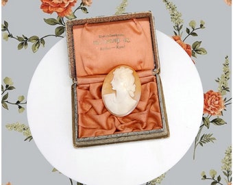 Antique loose  Cameo in an antique  jewelry presentation box