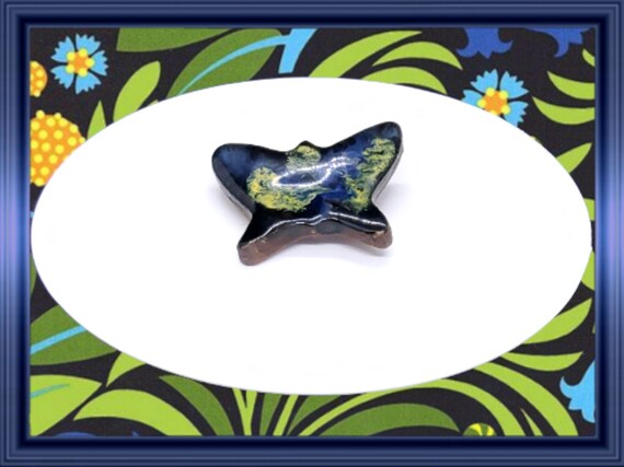 Vintage ceramic blue butterfly brooch pin - image 3