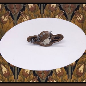 Vintage stunning Art Nouveau woman pin brooch