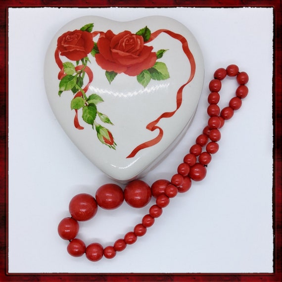 Vintage splendida rosa rossa a forma di cuore grande scatola di bigiotteria  di porcellana -  Italia