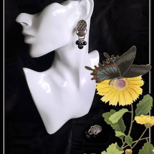 Vintage big metal silver and black clip-on earrings