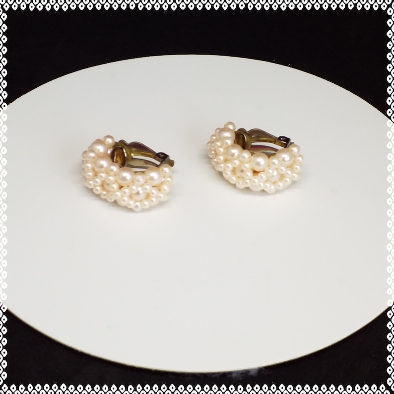 Vintage mid-century faux pearls clip-on earrings