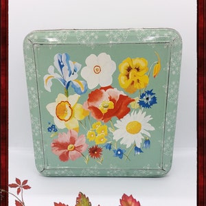 Vintage big shabby square Swedish Luxus Kaffe hinged advertising floral tin