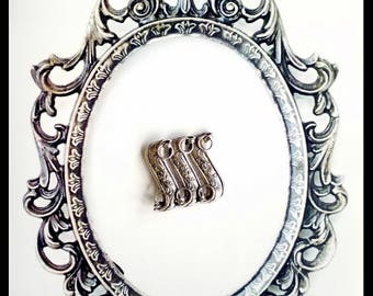 Vintage silverplated Art Nouveau style  brooch