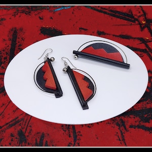 Vintage Aarikka Finland wooden 80&#39;s red and black big dangle earrings and brooch pin