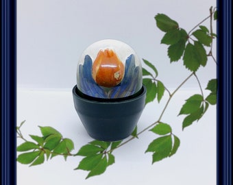 Vintage  Arabia Finland/ Heljä Liukko-Sundström ceramic Tulip container