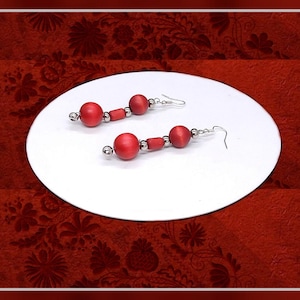 Vintage Finnish Aarikka red and silver long wooden dangle earrings