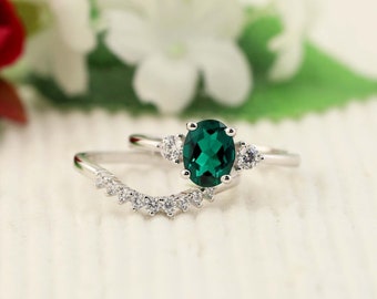 Oval Emerald Ring set, Three Stones Ring, 1.25ct (8*6mm) Lab Emerald Oval with round CZ, sterling silver