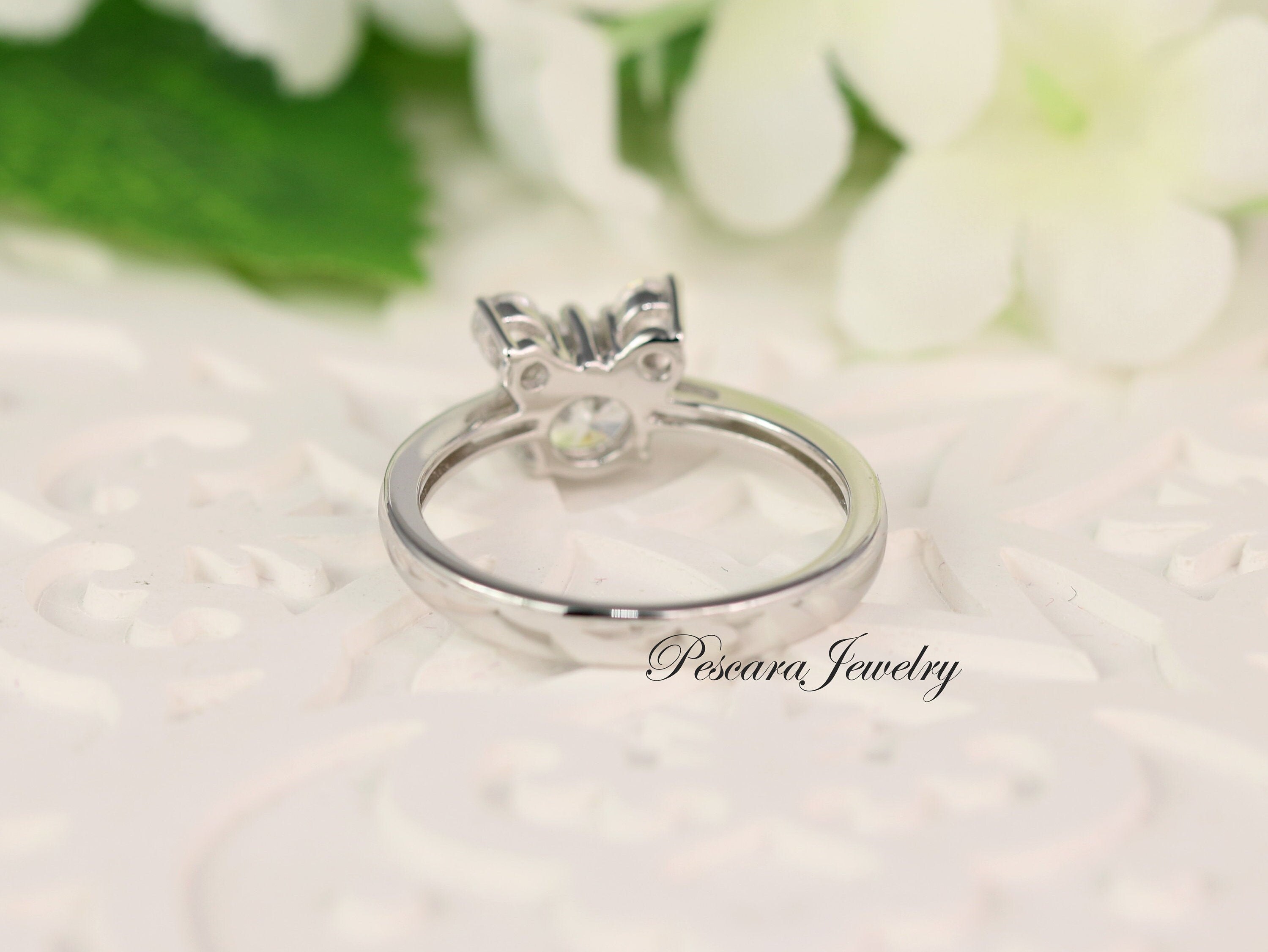 【超お買い得!】 Round Classic Cut Dang Mouse Mickey Beautiful Look Set Prong Zirconia Cubic イヤリング Unique Engagement Ring Mickey Mouse Ring 3 Stones Ring | Etsy