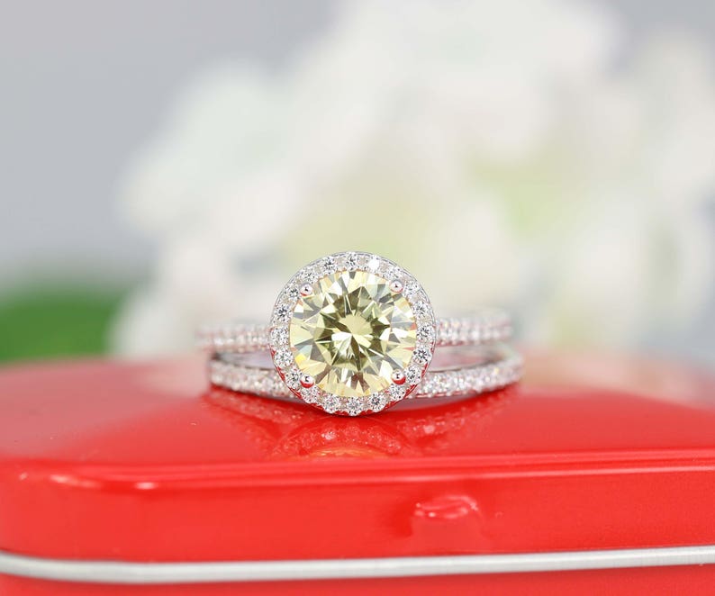 Wedding Ring 2.6 ctw Light Canary Yellow Round Halo Engagement Ring Bridal ring Wedding Ring Set Promise Ring
