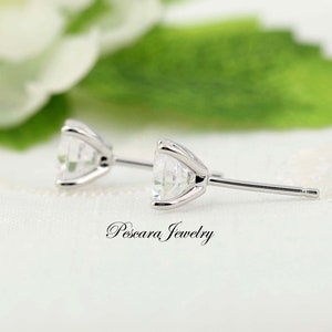 Silver Stud Earrings 4 prongs Everyday Earrings bridal Earrings Round Stud 6.75mm, 8mm and 10mm zdjęcie 5