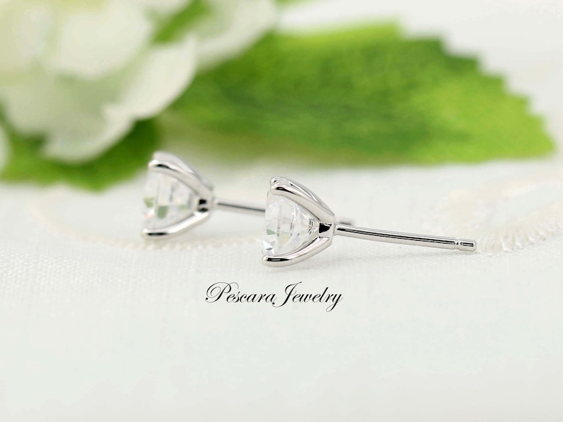 Silver Stud Earrings 4 prongs Everyday Earrings bridal Earrings Round Stud 6.75mm, 8mm and 10mm zdjęcie 5