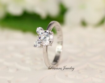 【超お買い得!】 Round Classic Cut Dang Mouse Mickey Beautiful Look Set Prong Zirconia Cubic イヤリング Unique Engagement Ring, Mickey Mouse ring, 3 stones ring, Disneyland Wedding Ring, promise ring, Round cut Ring, Sterling Silver, Size 4 ~11