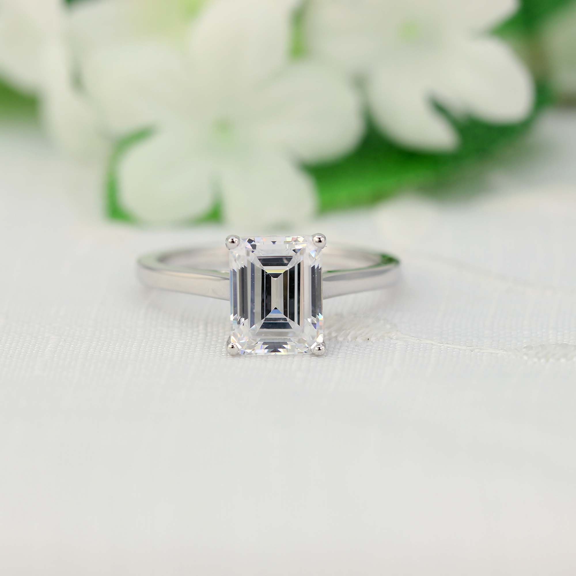 Superbe Bague De Fiançailles Solitaire Avec Une émeraude Simulée De 3 Carats – Personnalisable Pour Elle