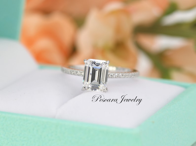 2 carat emerald cut diamond