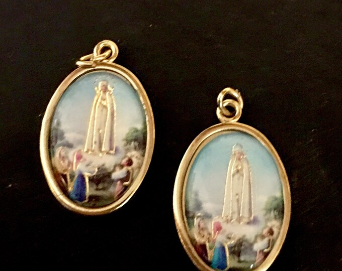 Our Lady of Fatima Photo Gold Tone Medals From Italy Lot of 2 Charm or ...