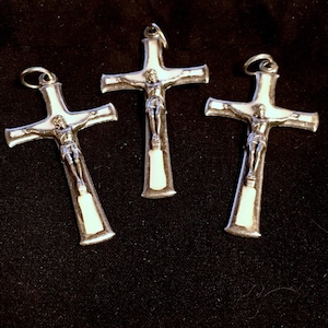 Lot of 3 Jesus WHITE Enamel Crucifix Rosary Cross  Made in ITALY Silver tone Crucifix Pendant