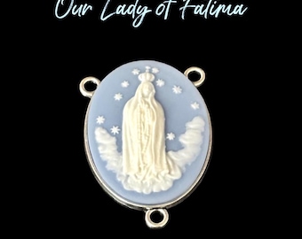 OFERTA Camafeo de la Virgen y el Niño EXTRA EXTRA Grande Conector de centro de mesa Rosario Católico Tamaño Grande Centro de mesa de la Virgen María Coronilla