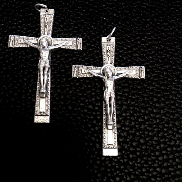 Lot of 2 Jesus  Crucifix  Modern INRI Rosary Cross Christian Made in ITALY Silver tone Crucifix Pendant