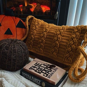 Rosyln Messenger Bag Crochet Pattern Guide