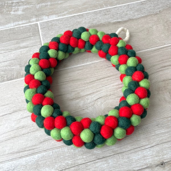 Felt Wreath - Christmas Wreath - Felt Decor - Needle Felt Wool - Green Red