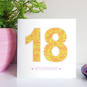 Carte d’anniversaire personnalisée de nom et d’âge avec imprimé floral