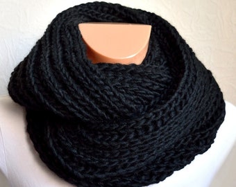 Handgestrickter Herren-Loopschal aus Alpaka-Wolle