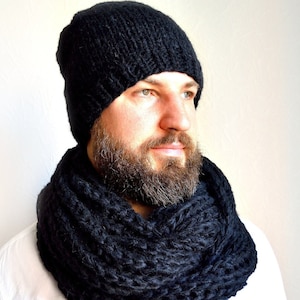 Hand knitted men&#39;s alpaca wool hat and snood scarf