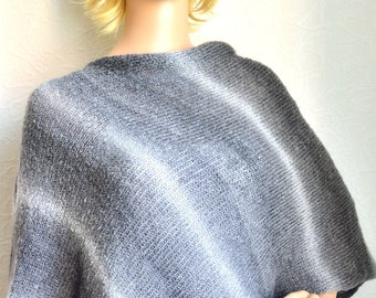 Poncho de mohair de mujer hecho a mano de punto