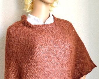 Poncho de mohair de mujer hecho a mano de punto