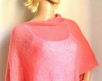 Poncho de mohair de mujer hecho a mano de punto