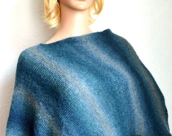 Poncho de mohair de mujer hecho a mano de punto