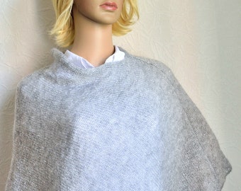 Poncho de mohair de mujer hecho a mano de punto